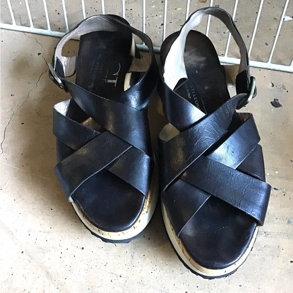 AGL Attilio Giusti Leombruni Black Leather Platform Sandals